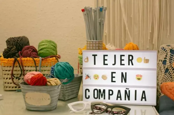 Tejer en compañía