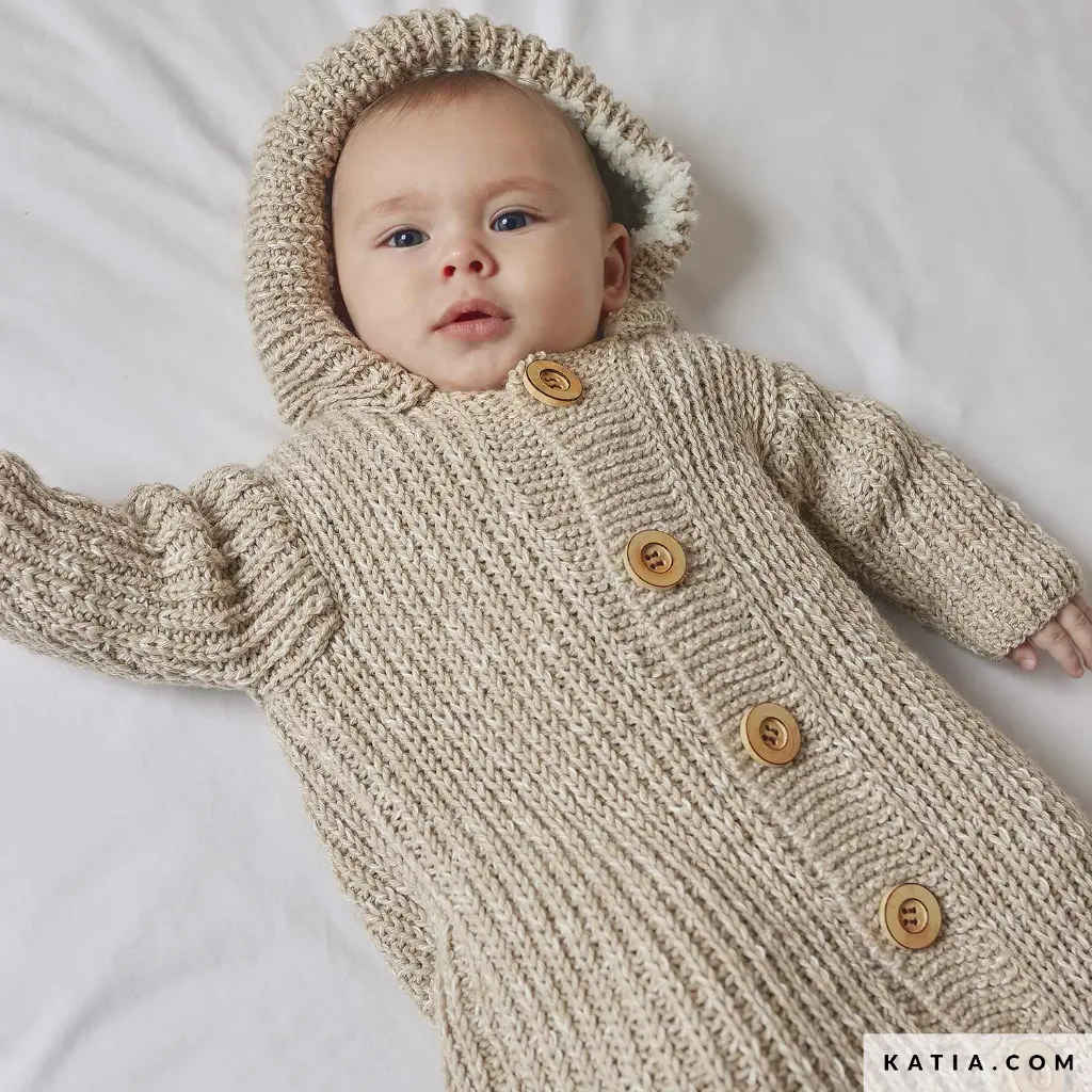 patron-tejer-punto-ganchillo-bebe-saco-otono-invierno-katia-7920-1-g.webp
