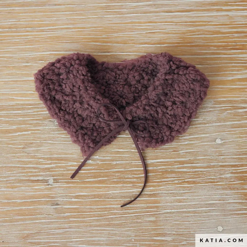 patron-tejer-punto-ganchillo-bebe-cuello-otono-invierno-katia-7920-15-01-g.webp
