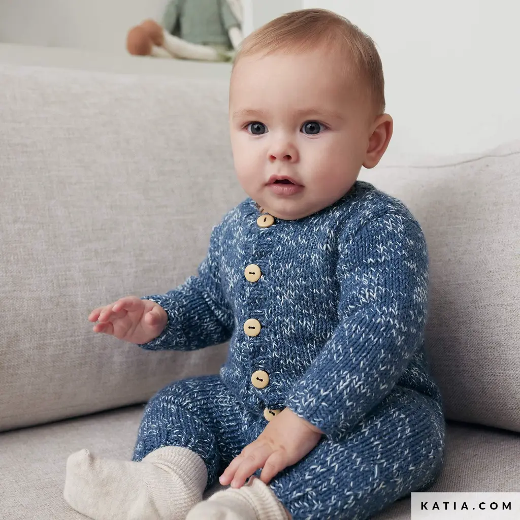 patron-tejer-punto-ganchillo-bebe-pelele-otono-invierno-katia-7920-29-g.webp
