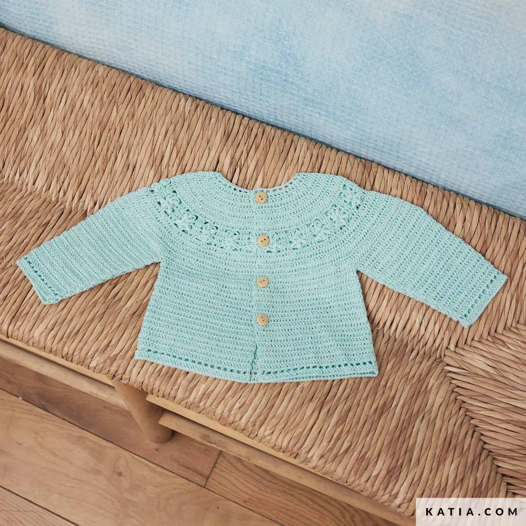 patron-tejer-punto-ganchillo-bebe-jersey-primavera-verano-katia-7900-11-01-g.webp