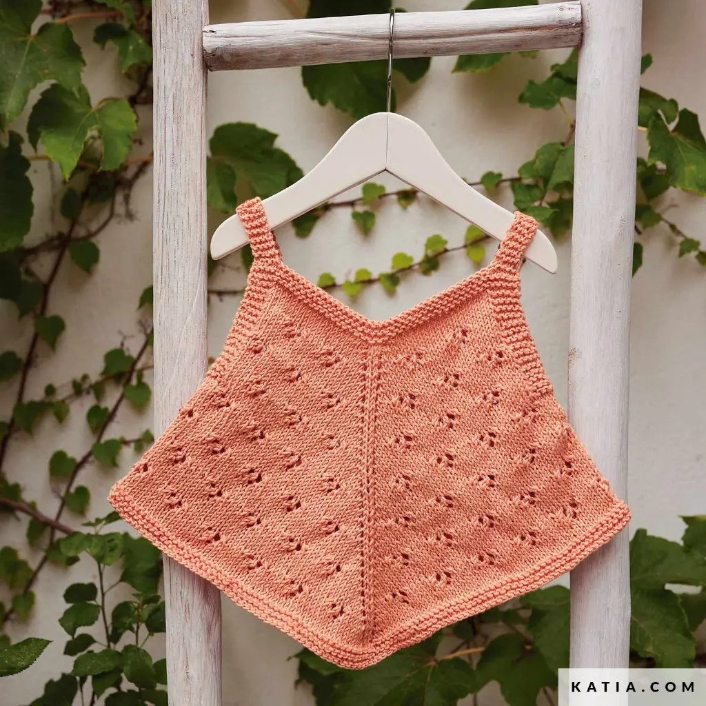 patron-tejer-punto-ganchillo-bebe-top-primavera-verano-katia-7900-27-g.webp
