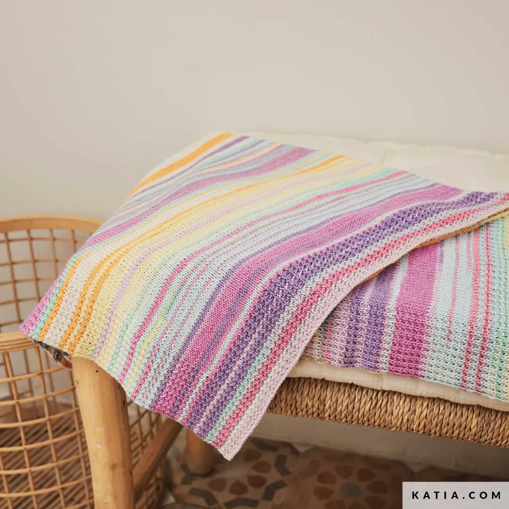 patron-tejer-punto-ganchillo-hogar-manta-primavera-verano-katia-7900-33-01-g.webp