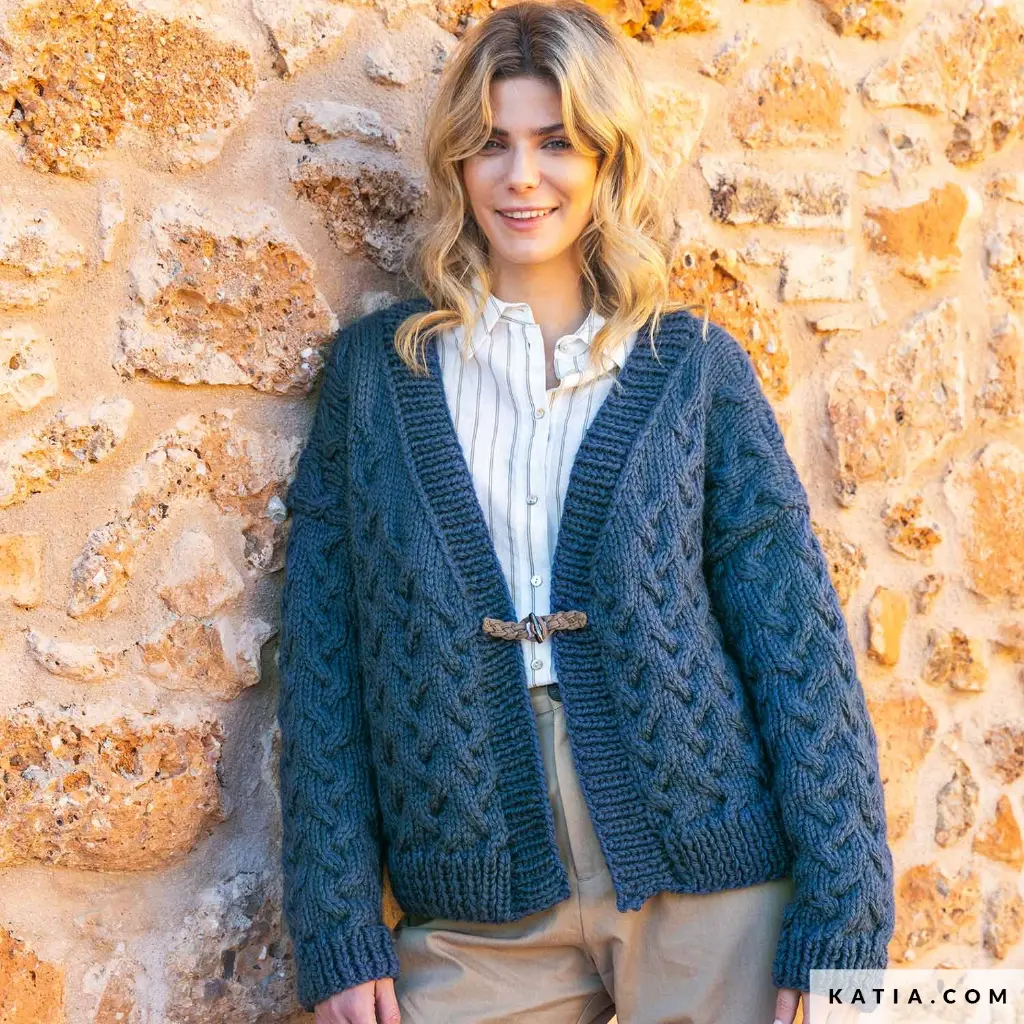 patron-tejer-punto-ganchillo-mujer-chaqueta-otono-invierno-katia-6343-6-02-g.webp