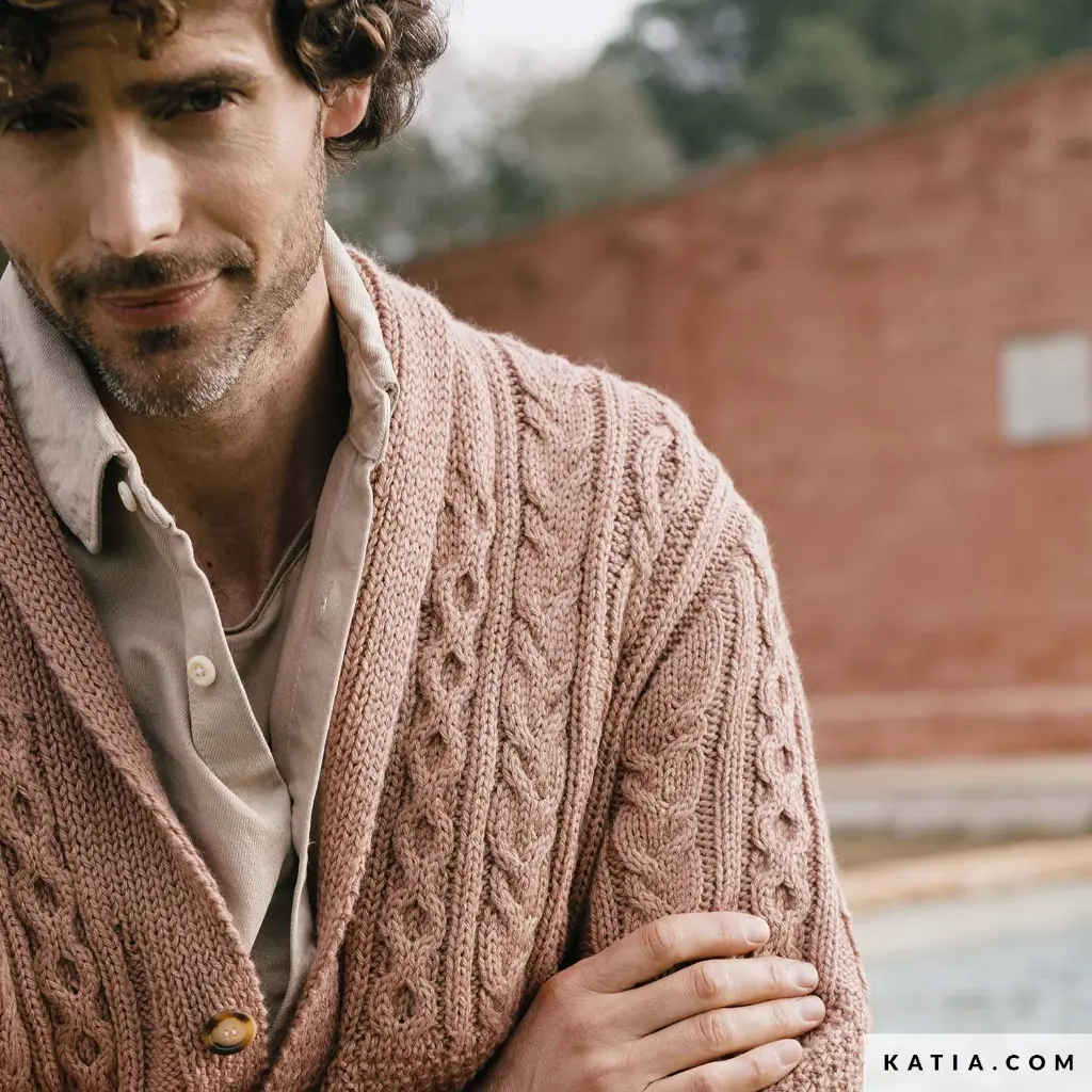 patron-tejer-punto-ganchillo-hombre-chaqueta-otono-invierno-katia-6343-35-01-g.webp