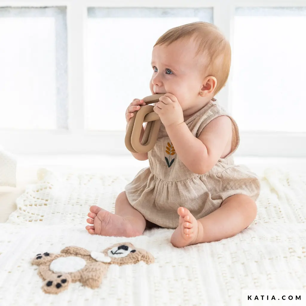 patron-tejer-punto-ganchillo-bebe-manta-primavera-verano-katia-7955-54-01-g.webp